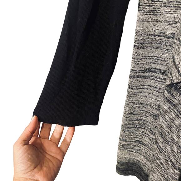 R2D Black & Gray Color Block Waterfall Draped Front Opened Cardigan Women Sz S - Picture 6 of 7